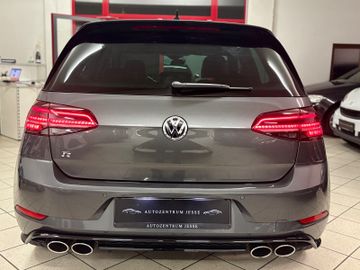 Volkswagen Golf - 8