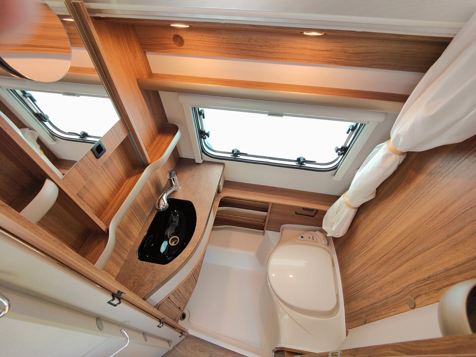 Fahrzeugabbildung HYMER / ERIBA / HYMERCAR Touring 542 Legend Urban 2026