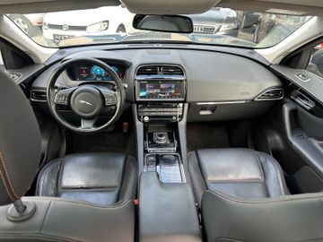 Jaguar F-Pace - 11
