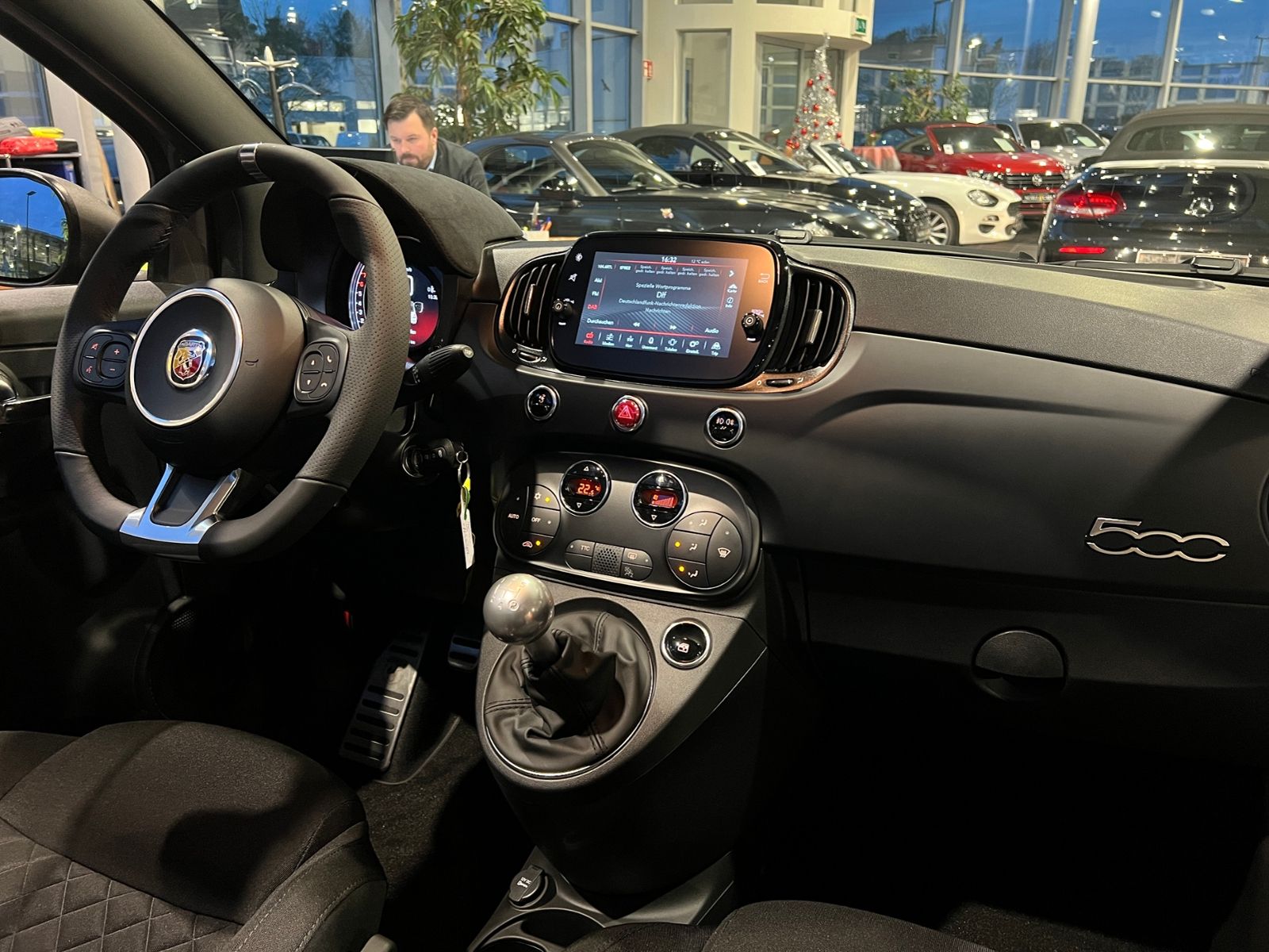 Fahrzeugabbildung Abarth 595C T-Jet NAV DAB PDC ALU