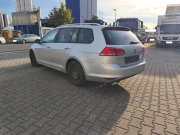 Volkswagen Golf - 6