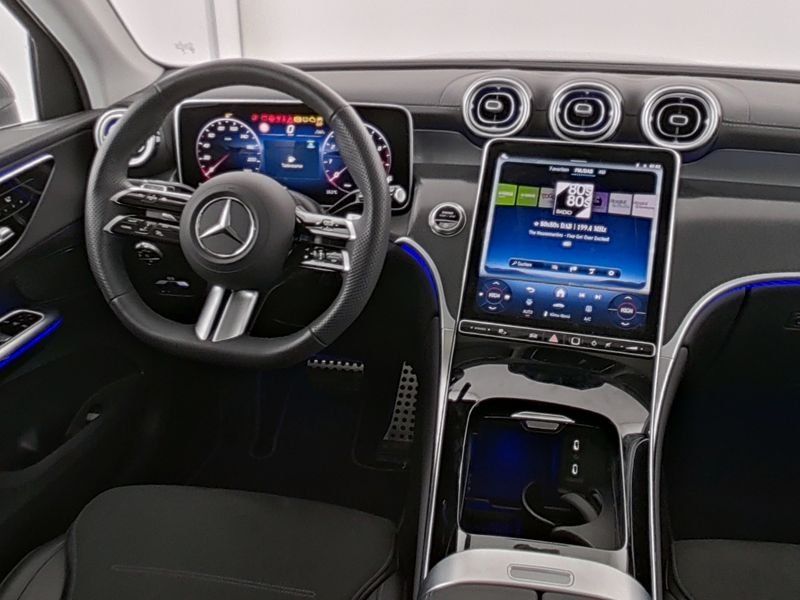 Fahrzeugabbildung Mercedes-Benz GLC 200 AMG*PANO*AHK*DISTRONIC*360°MEMORY*