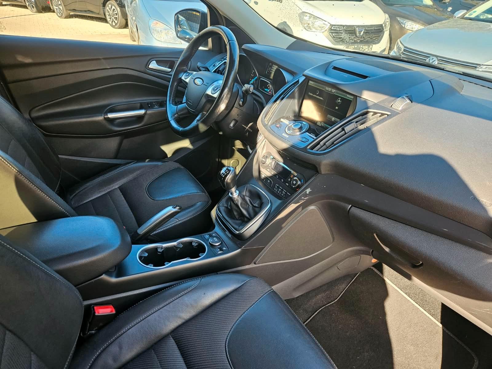 Ford Kuga 2015 — фото 14