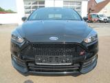 Ford Focus Lim. ST 5-türig - Ford Focus: Schwarz