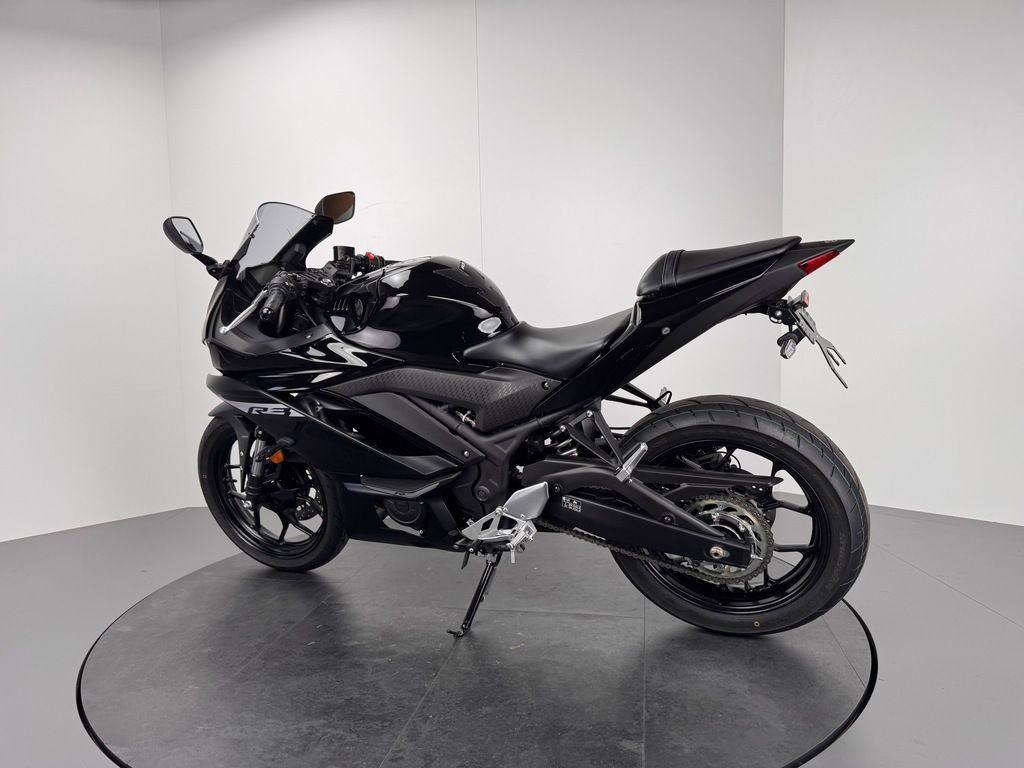 Fahrzeugabbildung Yamaha YZF-R3 *KURZES HECK *NEUWERTIG *100KM
