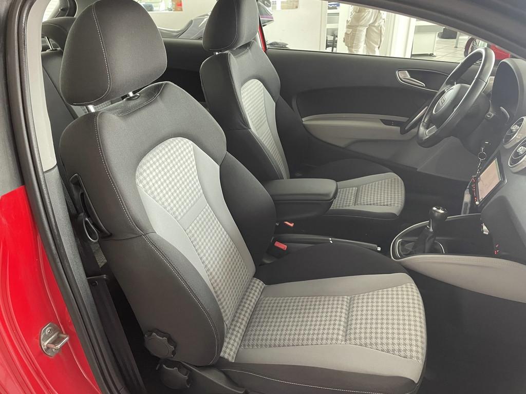 Audi A1 1.2 TFSI Ambition, Navi, Bi-Xenon, Sitzheiz.