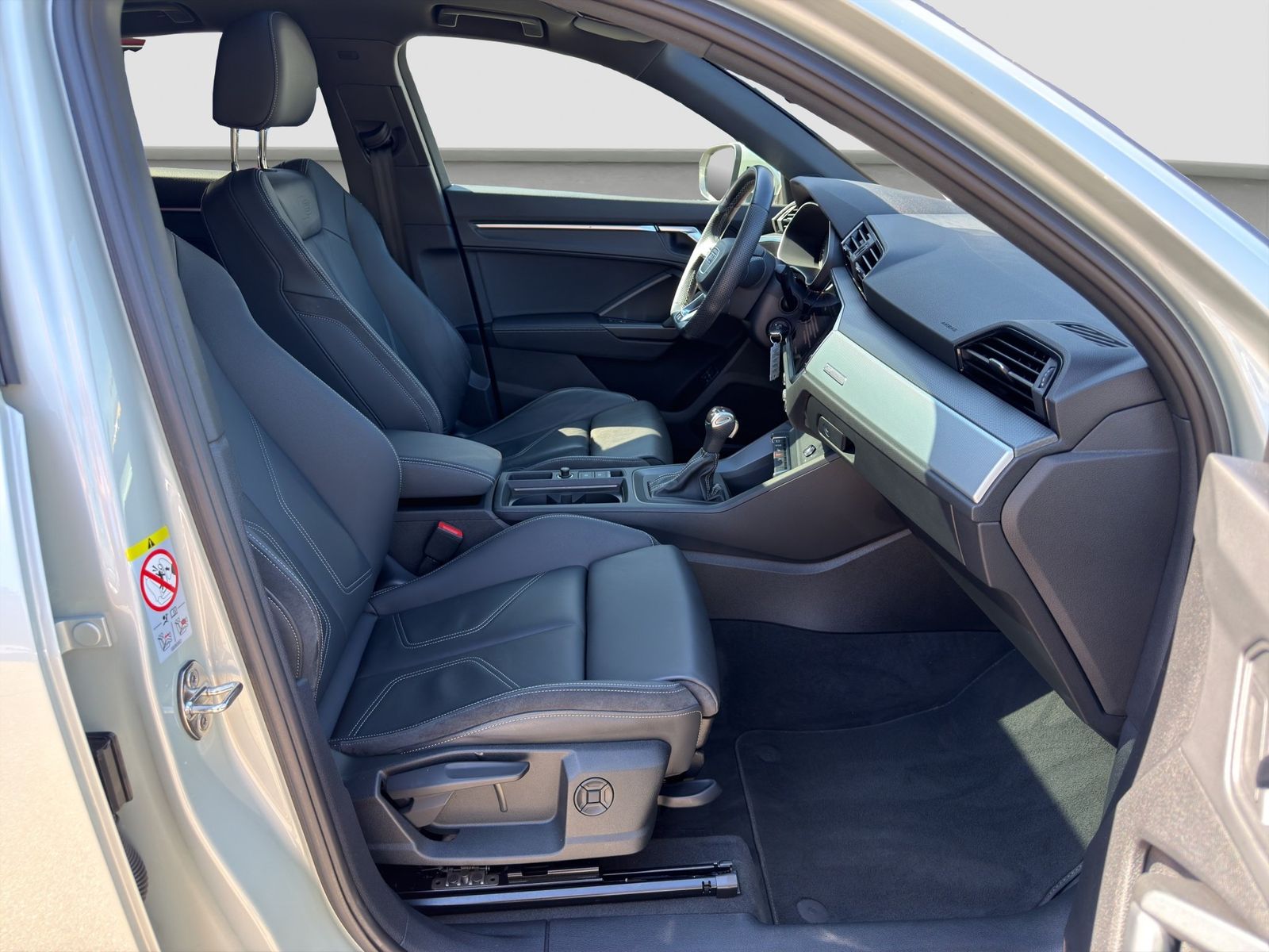 Audi Q3 Sportback S line 45 TFSI e Hybrid Kompaktlade foto 15