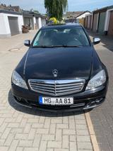 Mercedes-Benz 220 - Mercedes-Benz 220 in Düsseldorf