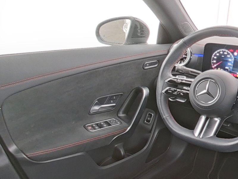 Fahrzeugabbildung Mercedes-Benz CLA 220 4M Coupé AMG Pano+Night+AdvSound+Keyless