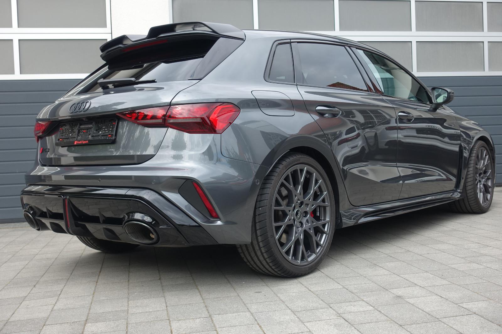 Audi RS3 Sportback 280km/h CarbonSpoiler 360° HUD ACC