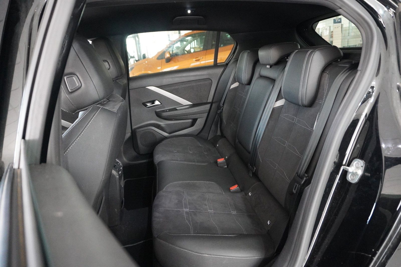 Fahrzeugabbildung Opel Astra L Lim. 1.6 HYBRID GS SPORT NAVI/360°/SPORT