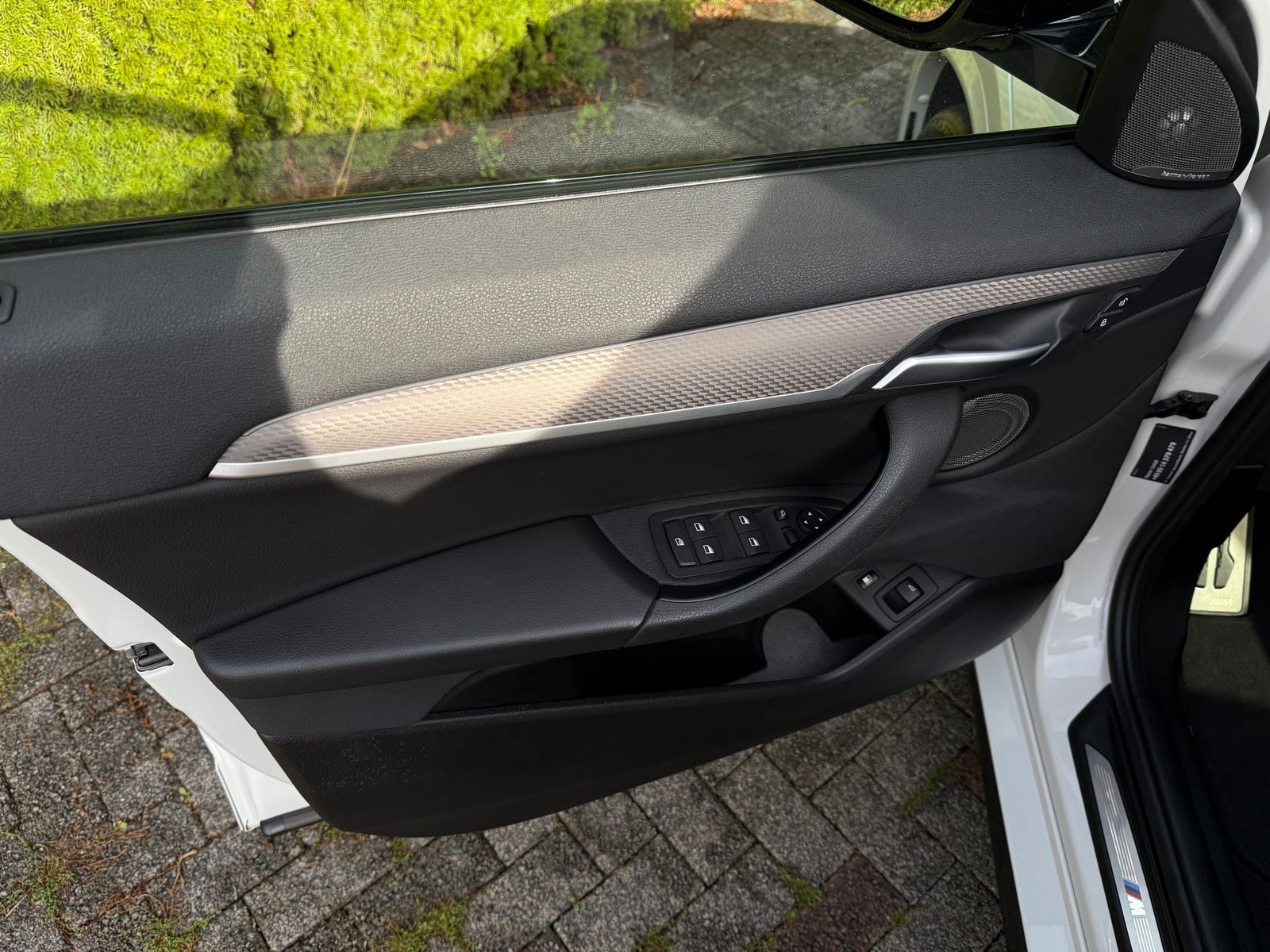 Fahrzeugabbildung BMW X2 xDrive 25e M Sport LED+NAV+KAM+H&K+PARK+CARPL