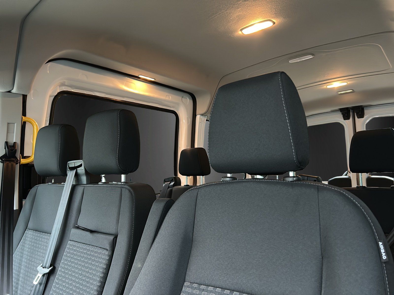 Fahrzeugabbildung Ford Transit Kombi 350L3 Trend 6 Sitze GJR Techno Pak