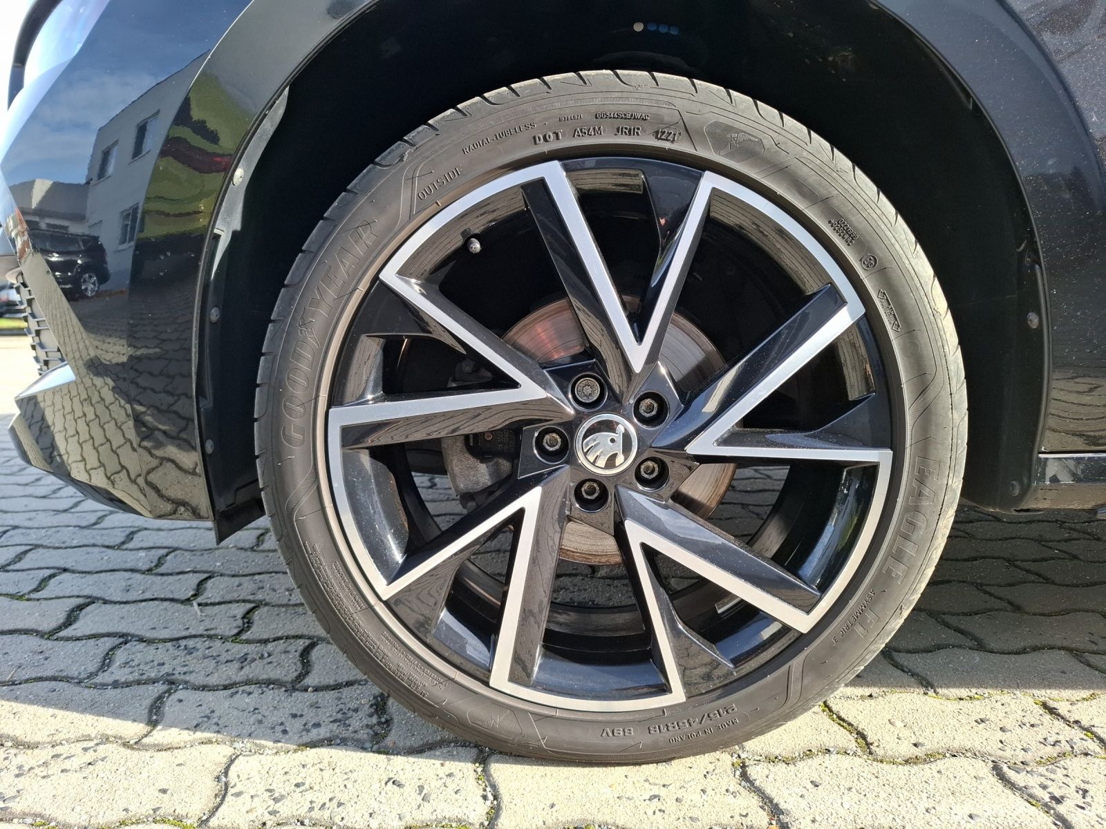 Fahrzeugabbildung SKODA Kamiq TSI Monte-Carlo LED Navi AID Pano ACC PDC