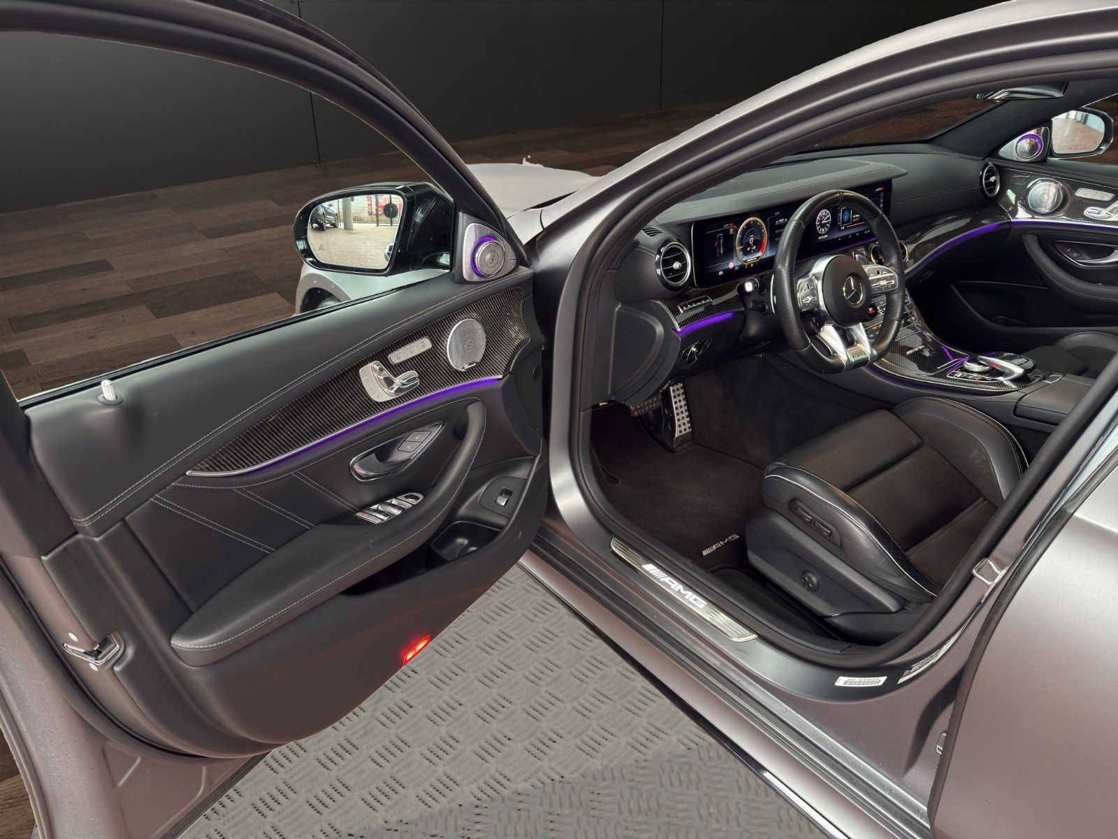 Fahrzeugabbildung Mercedes-Benz E63s AMG 4Matic+ Pano/Magno/SportAGA/Widescreen