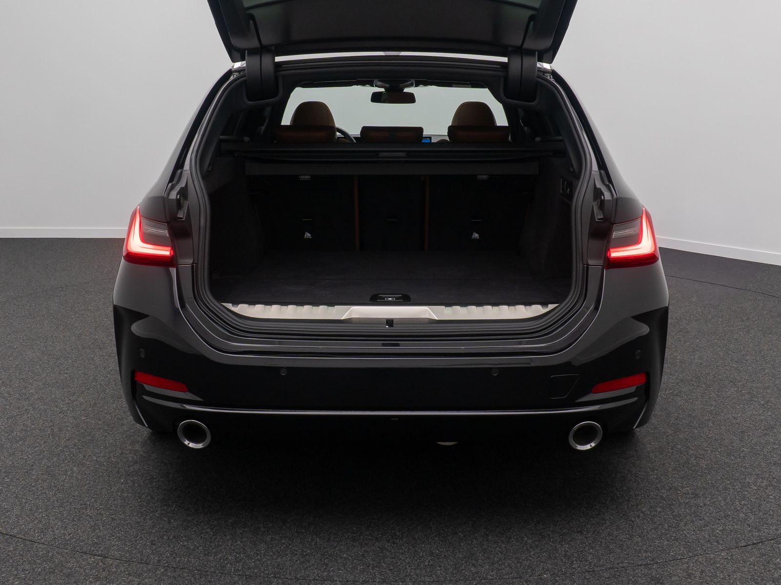 Fahrzeugabbildung BMW 330e Komfort DAB H/K Kamera Panorama Individual