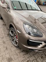 Porsche Cayenne Turbo v8 Motor - Porsche Cayenne: Motor