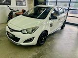Hyundai i20 1.2 FIFA World Cup Edition+5 Türen+Klima - gebrauchte Hyundai i20 aus dem Jahr 2013