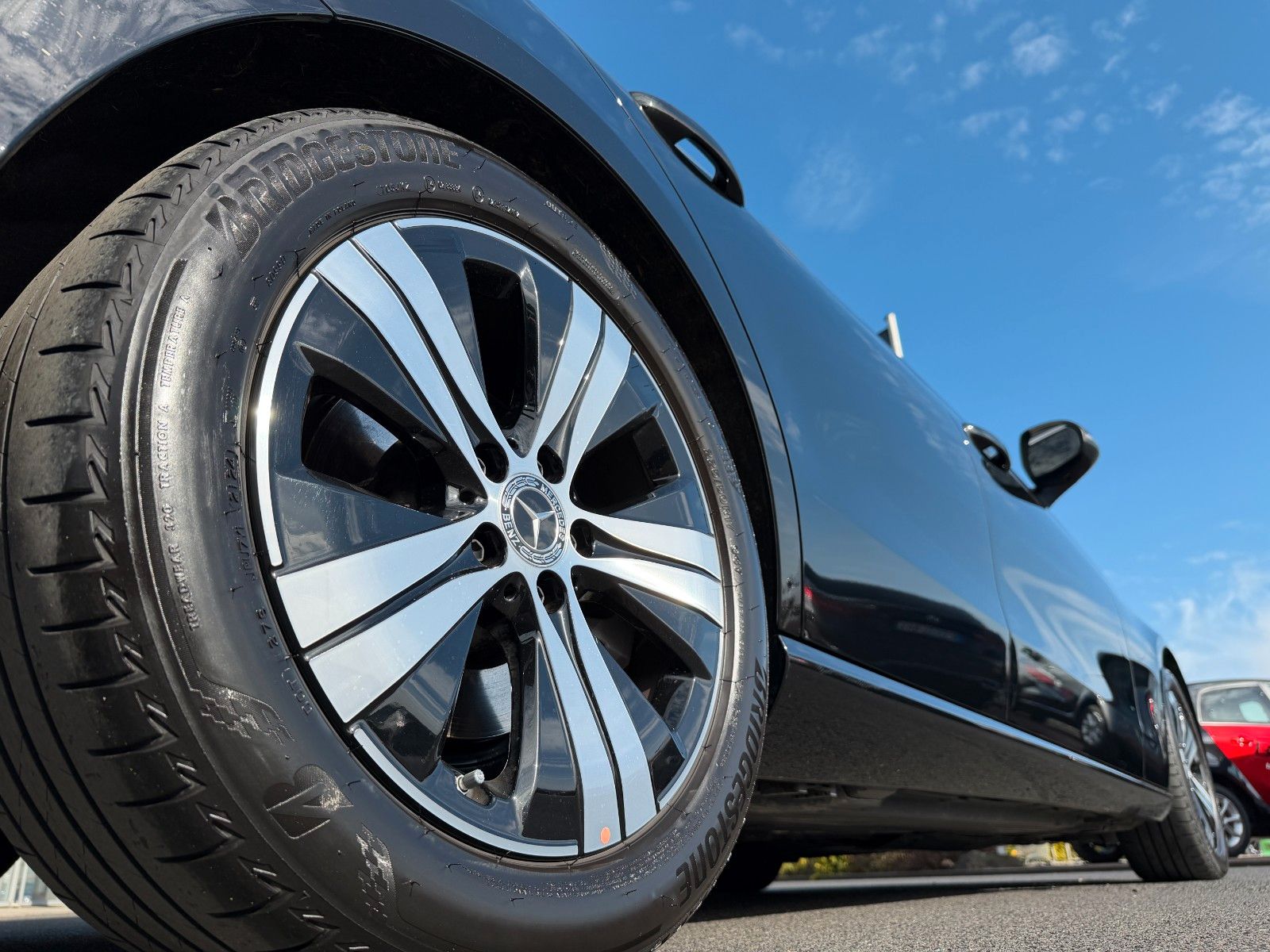 Fahrzeugabbildung Mercedes-Benz C 200d T Avantgarde+AHK+Ambiente+RKamera+MBUX+