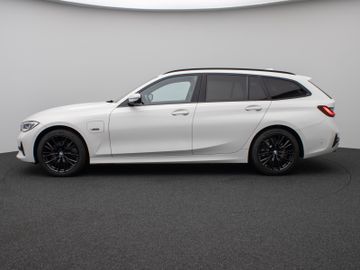 Fahrzeugabbildung BMW 320e 360°Laser DAB HiFi WLAN Komfort Alarm Sport