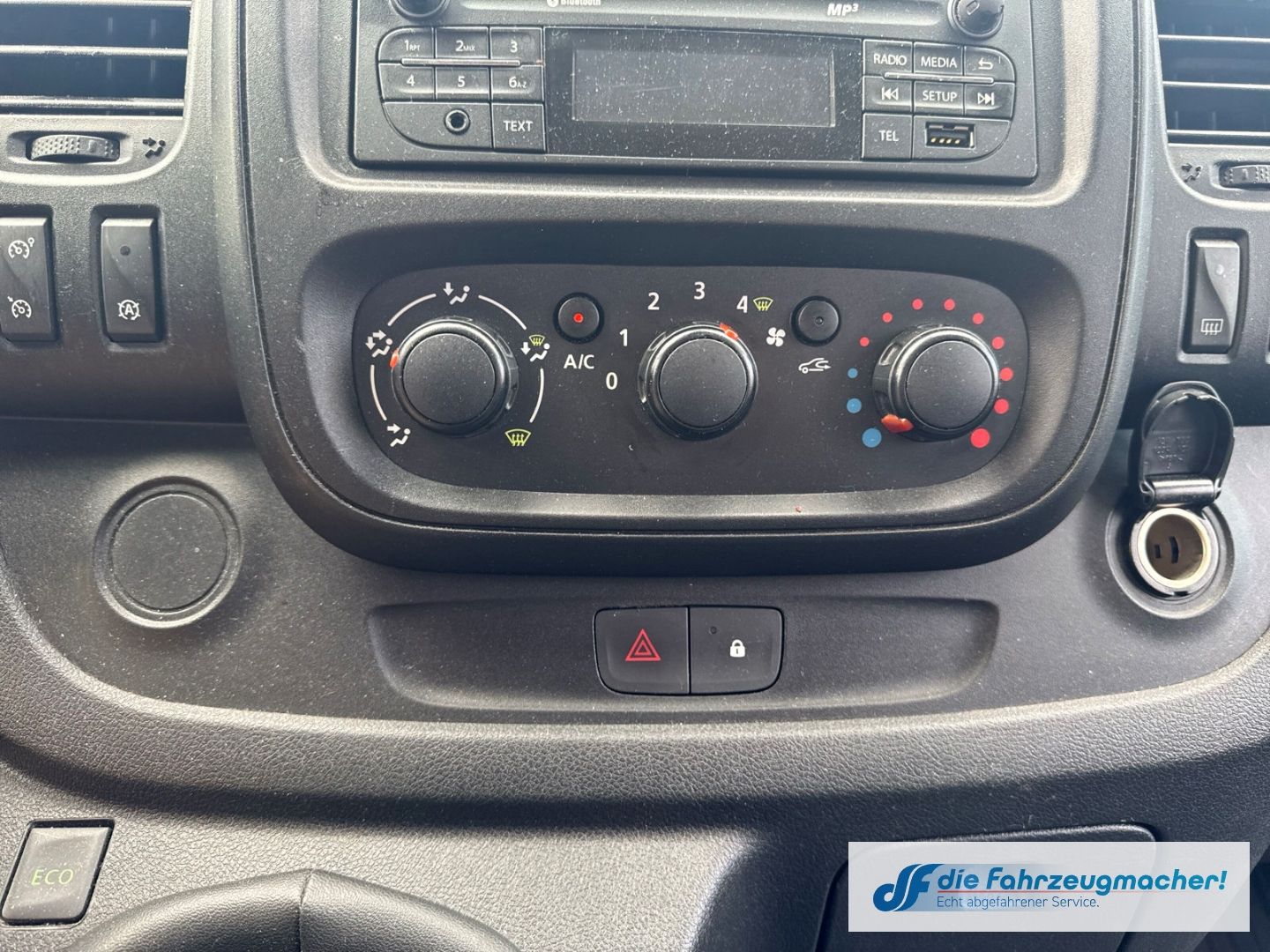 Fahrzeugabbildung Opel Vivaro B Kombi 9Si. L1H1 2,7t *8136 *EXPORT