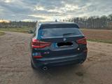 BMW X3 30d Reihensechszylinder | 8-fach bereift  - BMW: Reihe