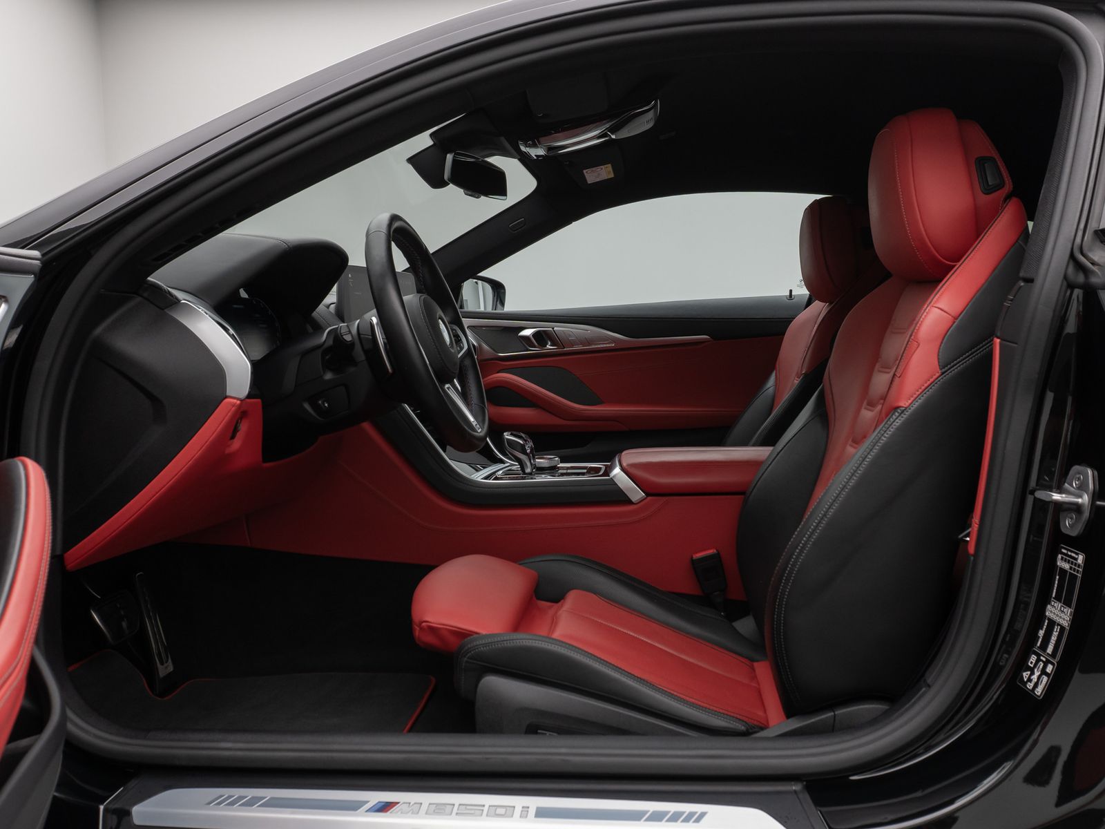 Fahrzeugabbildung BMW M850i xD Coupé 360°Laser HUD SoftCl Komfort 20"