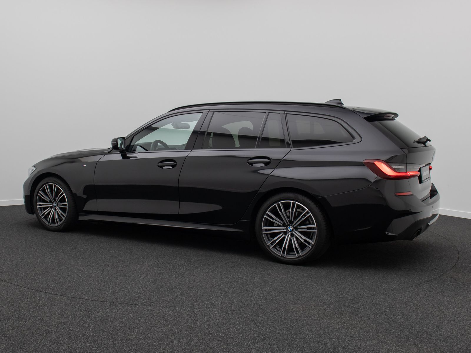 Fahrzeugabbildung BMW 320d M Sport Panorama DAB Laser HiFi Komfort