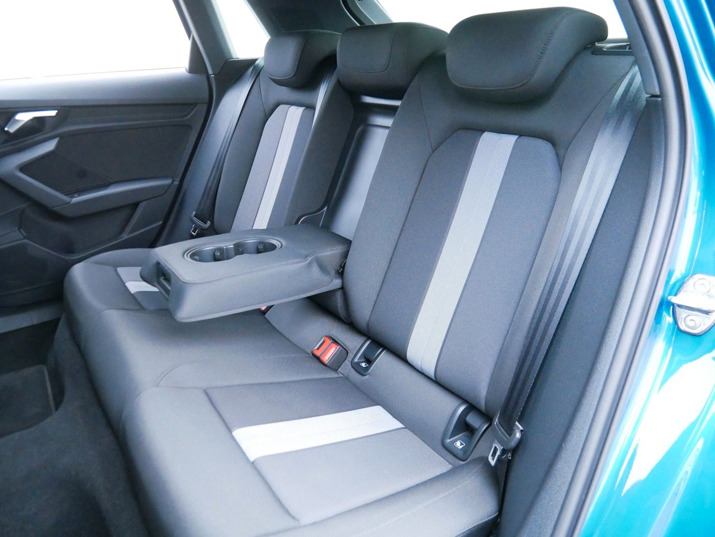 Fahrzeugabbildung Audi A3 Sportback 35TFSI advanc. NEU45T AHK DSG RFKSH