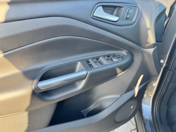 Ford Kuga - 11