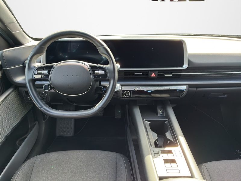 Fahrzeugabbildung Hyundai IONIQ 6 ELEKTRO 53 kWh SHZ LHZ NAVI LED KAMERA