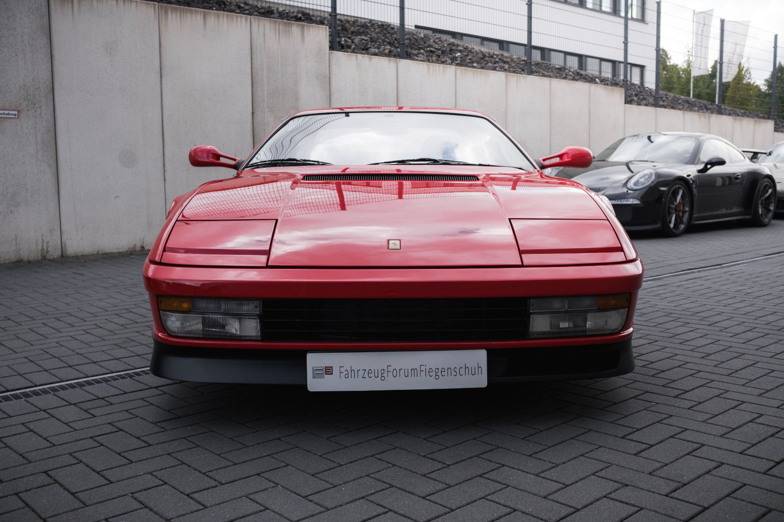 Fahrzeugabbildung Ferrari Testarossa - 2. Hd.- wenig KM - dt. Auto - TOP!
