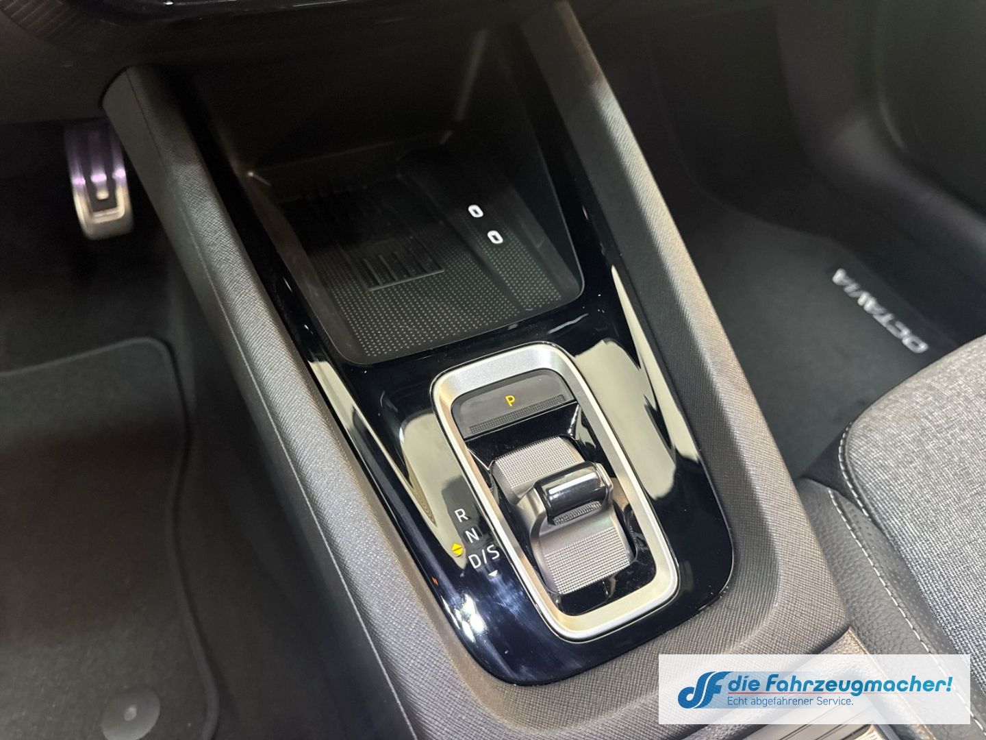 Fahrzeugabbildung SKODA Octavia Combi 2.0 TDI 110 kW Sportline Sportpake