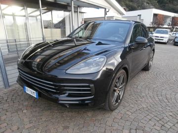 Porsche Cayenne - 1