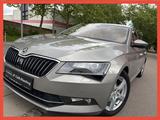 Skoda Superb Lim. Style/LEDER/ACC/PANOR/KAMERA/AHK - Skoda Superb: Standheizung