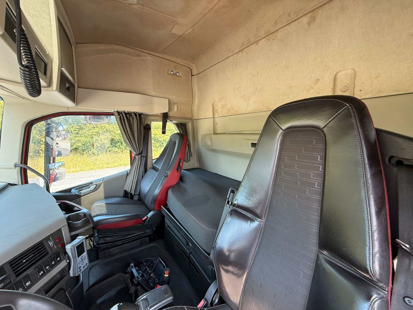 Fahrzeugabbildung Volvo FH 540 8x4 mit Palfinger Kran PK 78002F + Haken