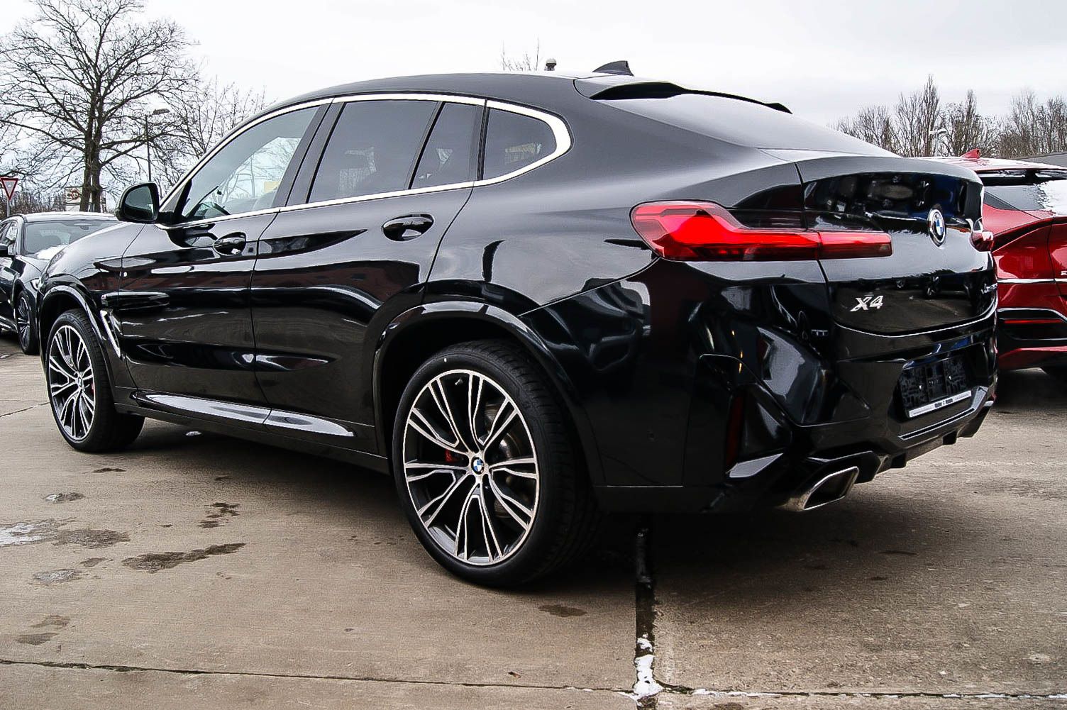 Fahrzeugabbildung BMW X4 xDrive 30 d M Sport INDIVIDUAL PANORAMA LASER