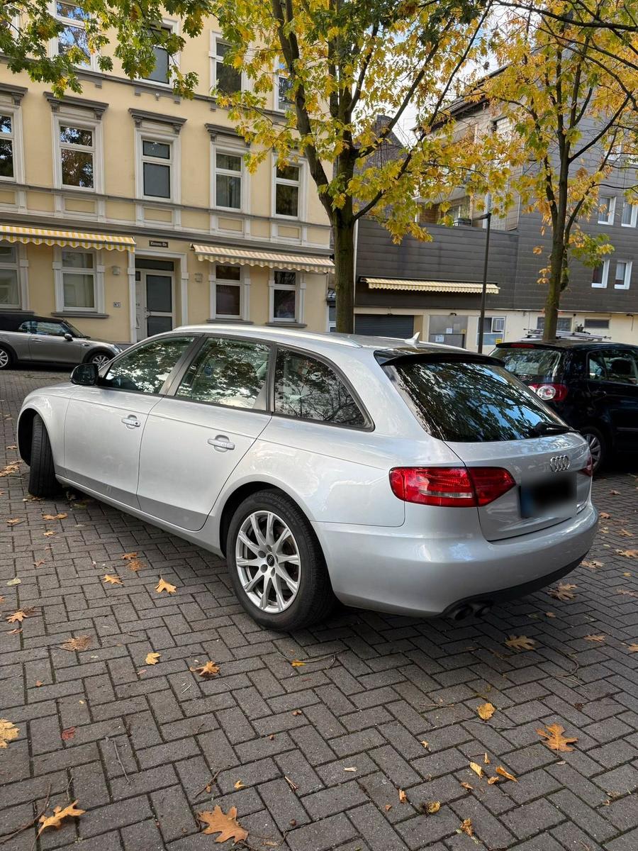 Audi A4 2009 — photo 5