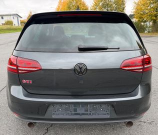 Volkswagen Golf - 8