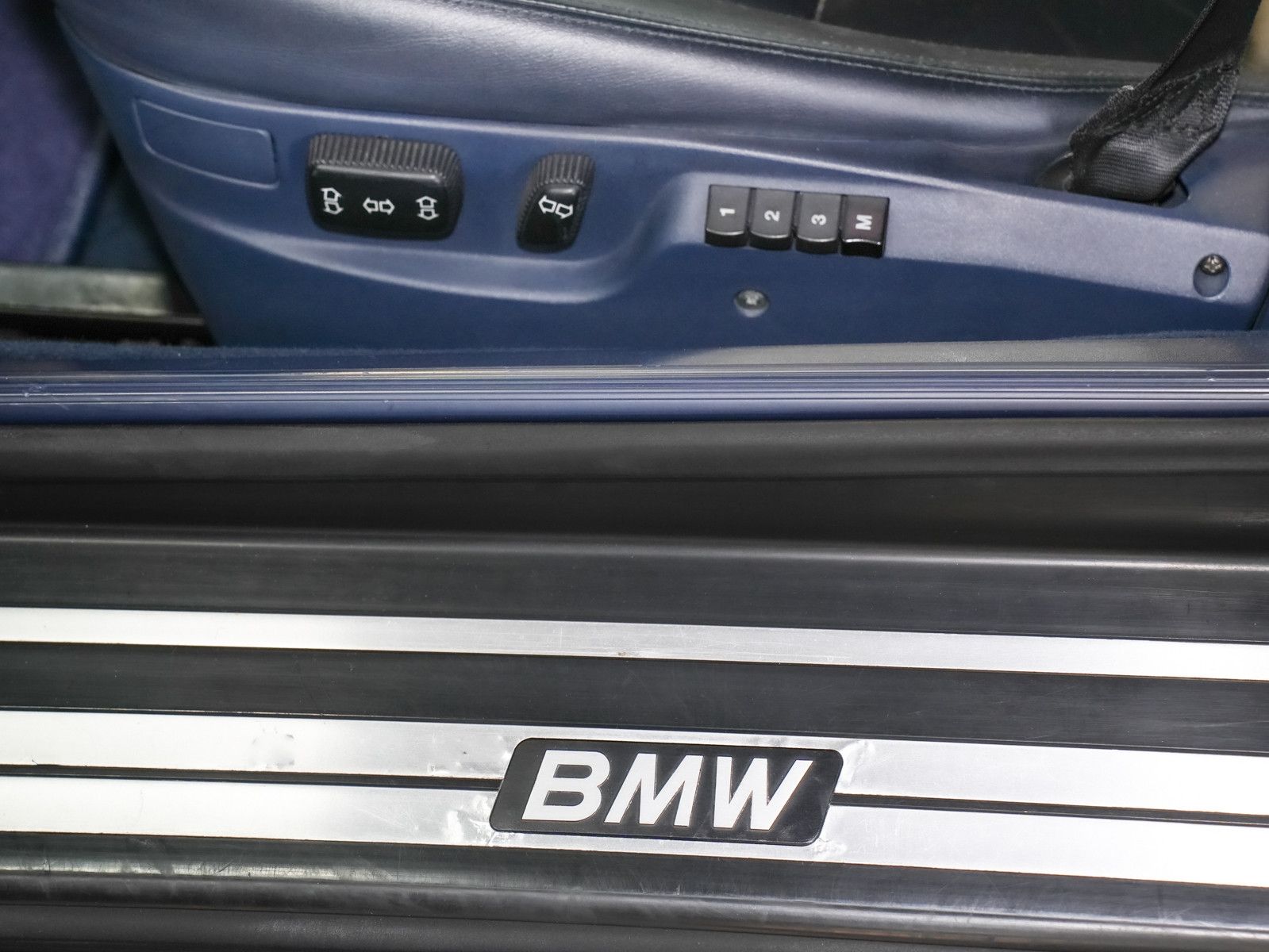 Fahrzeugabbildung BMW 850 i Automatik - elektr. SD | AHK abnehmbar