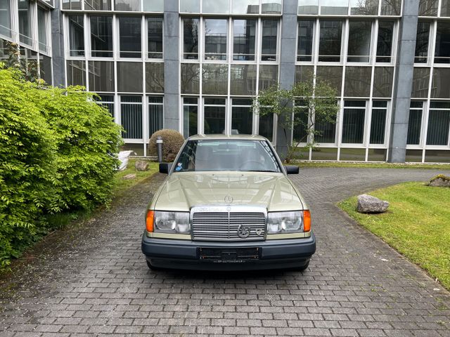 Mercedes-Benz 300 Diesel W124 Schiebedach Deutsch TÜV neu