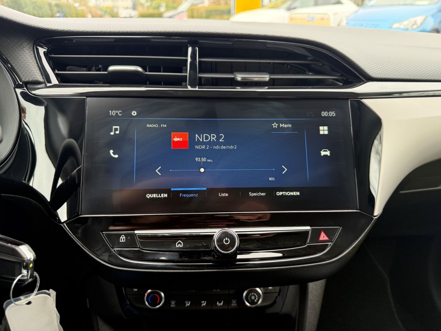 Fahrzeugabbildung Opel Corsa F Edition mit Tech+Winter+Komfort-Paket