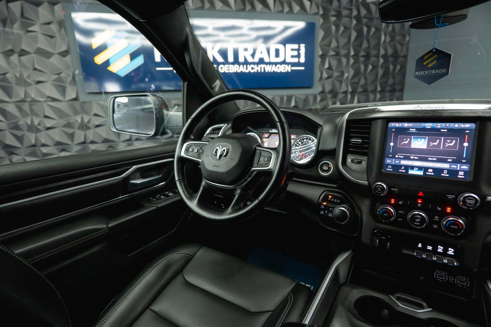 Fahrzeugabbildung Dodge RAM 5.7 V8 HEMI 4x4 Night Limited Longbed 19%