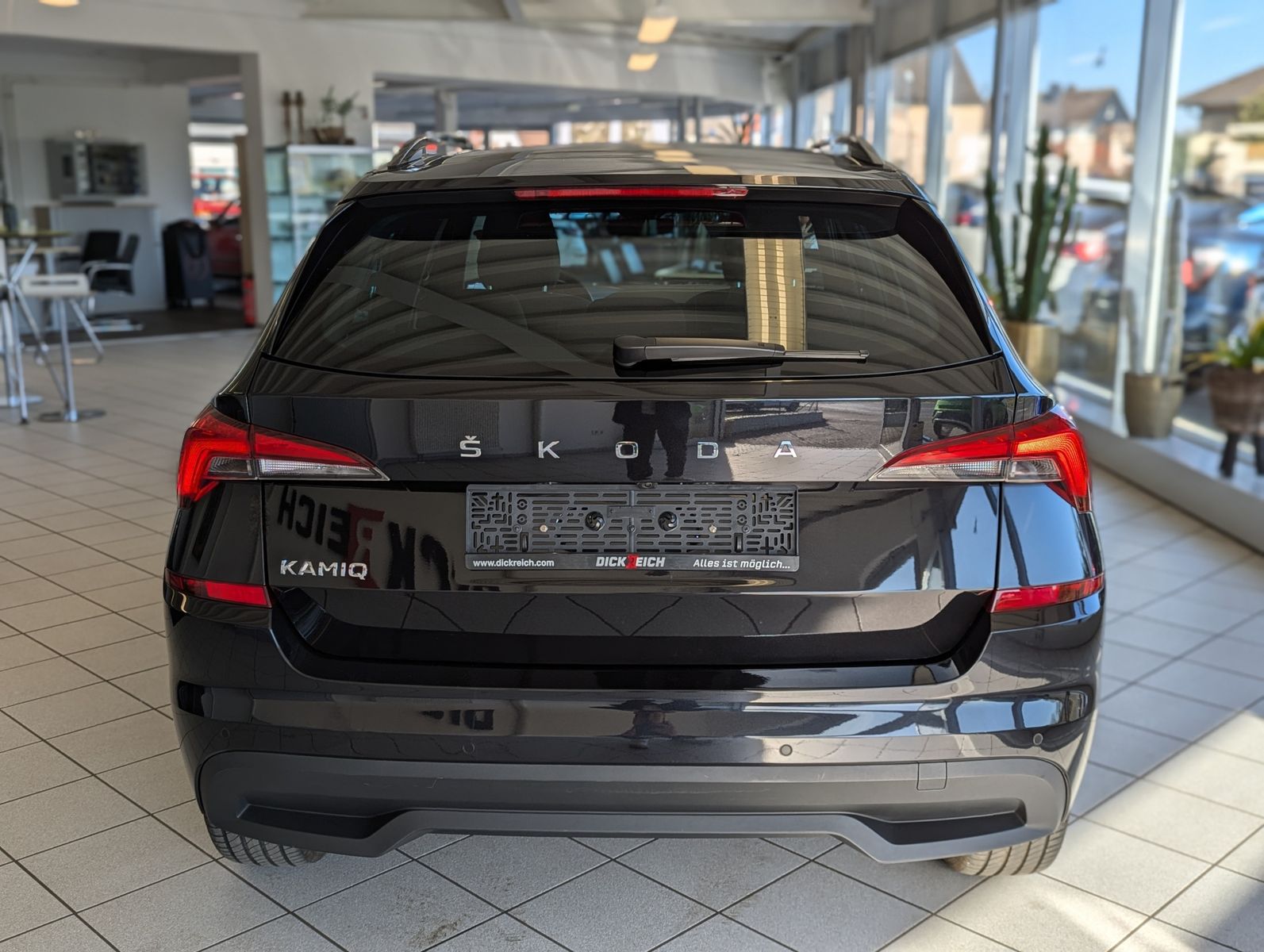 Fahrzeugabbildung SKODA Kamiq 1.0 TSI DSG Tour Cam Pano ACC SMART-LINK