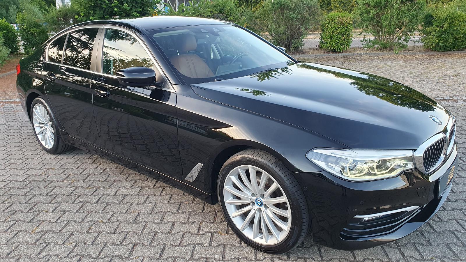 BMW 520xd Limousine xDrive / LED / LEDER / Kamera