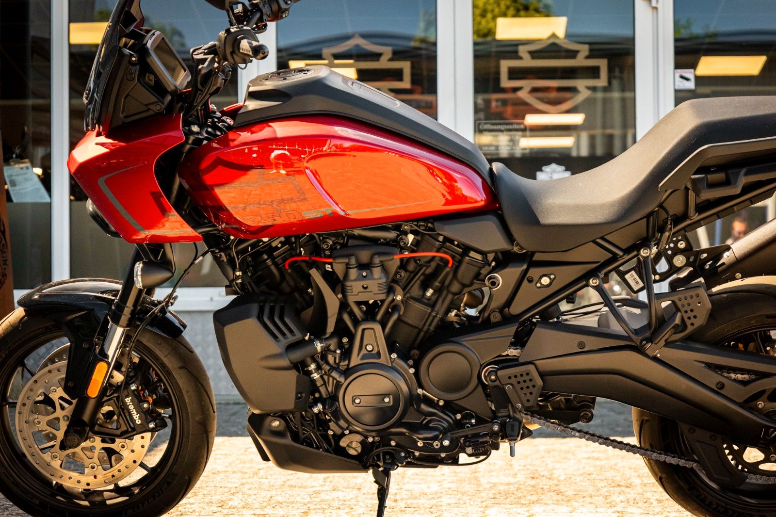 Fahrzeugabbildung Harley-Davidson RA1250ST Pan America ST 1250 MY25 Jekill & Hyde