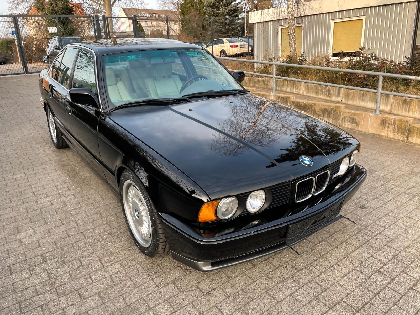 BMW M5 E34 315CH