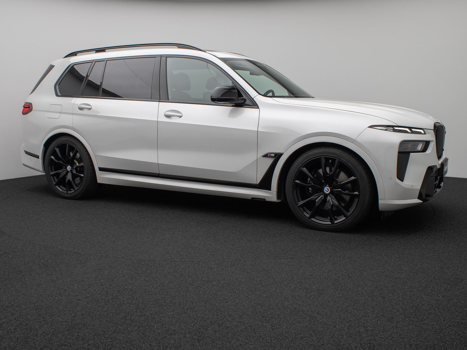 Fahrzeugabbildung BMW X7 M60i xD B&W Panorama HUD 360° Individual 22"