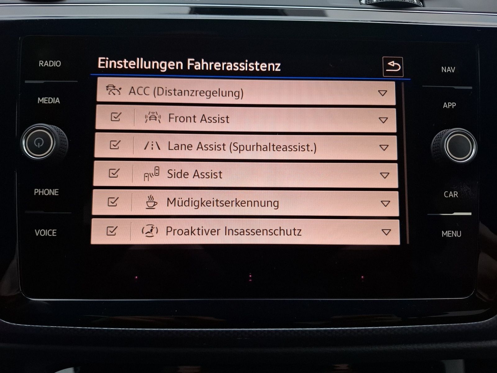 Fahrzeugabbildung Volkswagen Touran TDI Active DSG 7-Si. AHK Navi ACC PDC SH