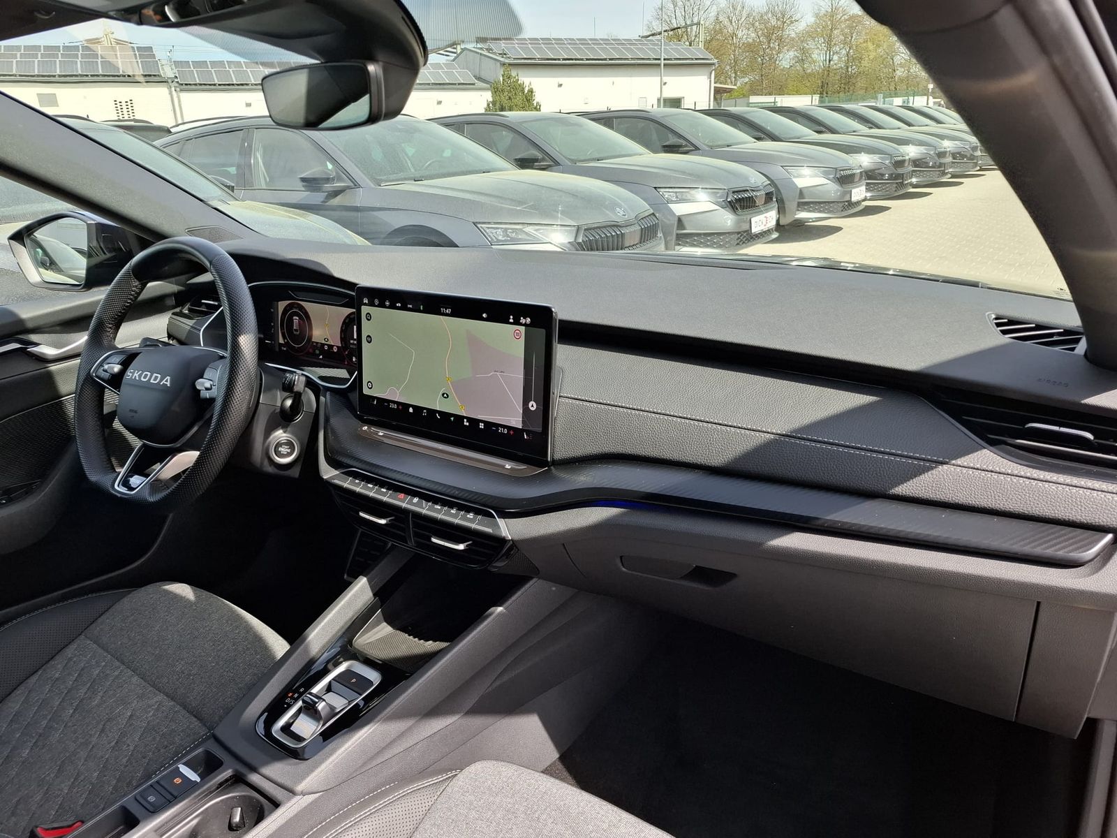 Fahrzeugabbildung SKODA Octavia 2.0 DSG Sportline MATRIX*AHK*CANTON*5J.G